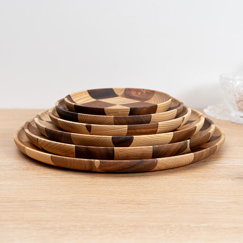 Side profile of the wooden checkered tray set showing the end grain, and the food-safe non-toxic polish on the wood trays.